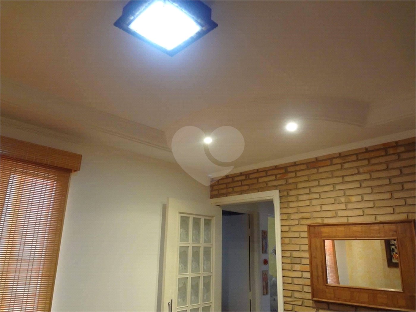 Apartamento no Condomínio Residencial Ipê I .