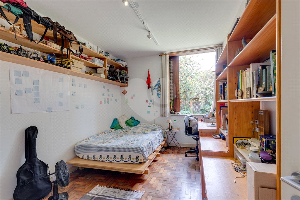 Casa Térrea à venda ou para alugar com 5 quartos, sendo 2 suítes,  em Jardim Prudência, São Paulo, SP