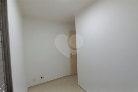 Apartamento à venda com 3 quartos em Jardim Londrina, São Paulo, SP