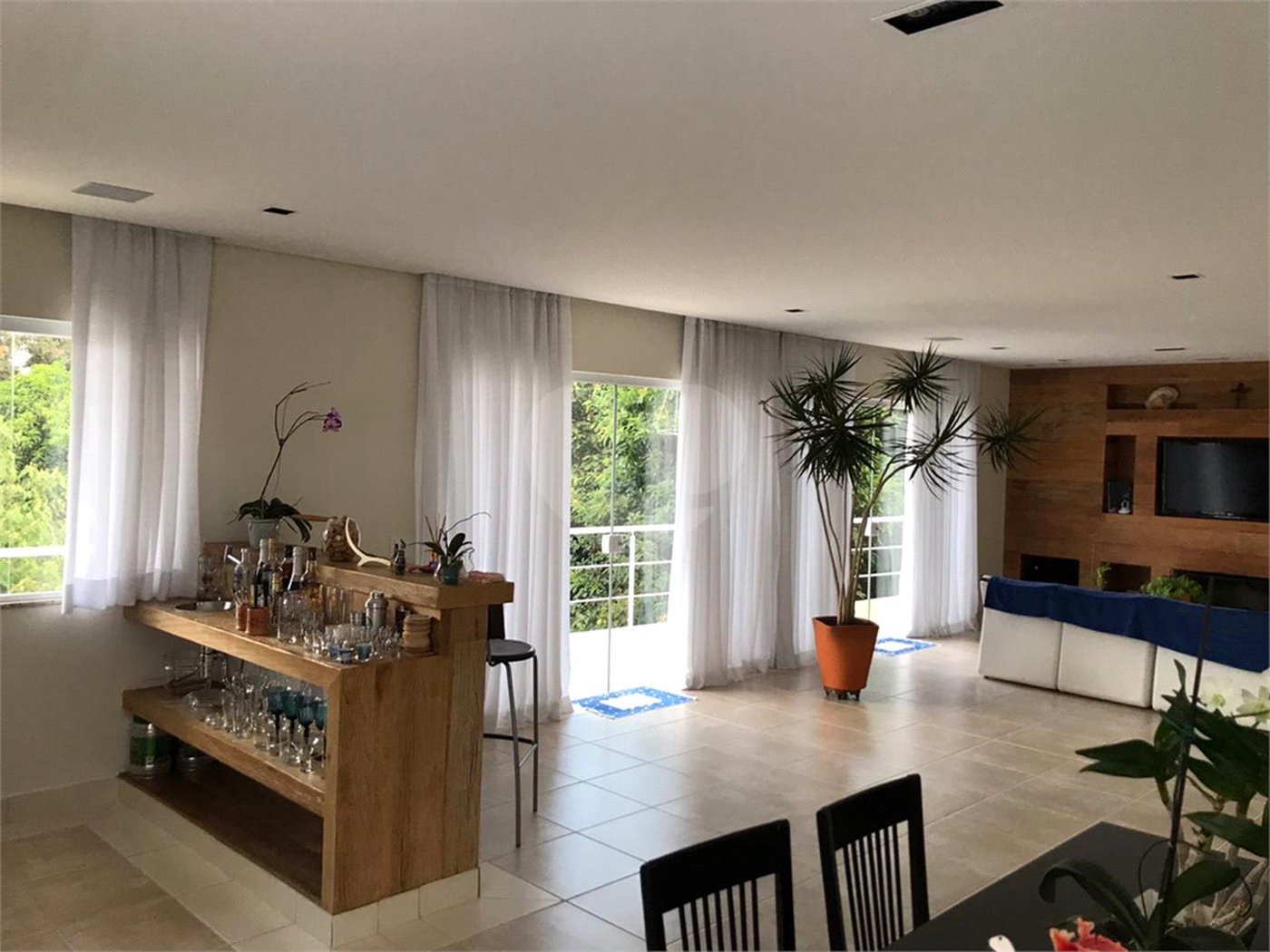Casa à venda com 3 suítes no condomínio Alpes da Cantareira, Mairiporã - SP