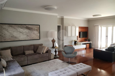 Casa à venda com 3 suítes em Vila Harmonia, Araraquara, SP