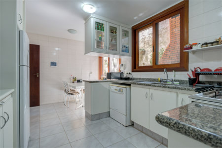 Casa à venda com 3 suítes no condomínio Canumá, São Paulo - SP