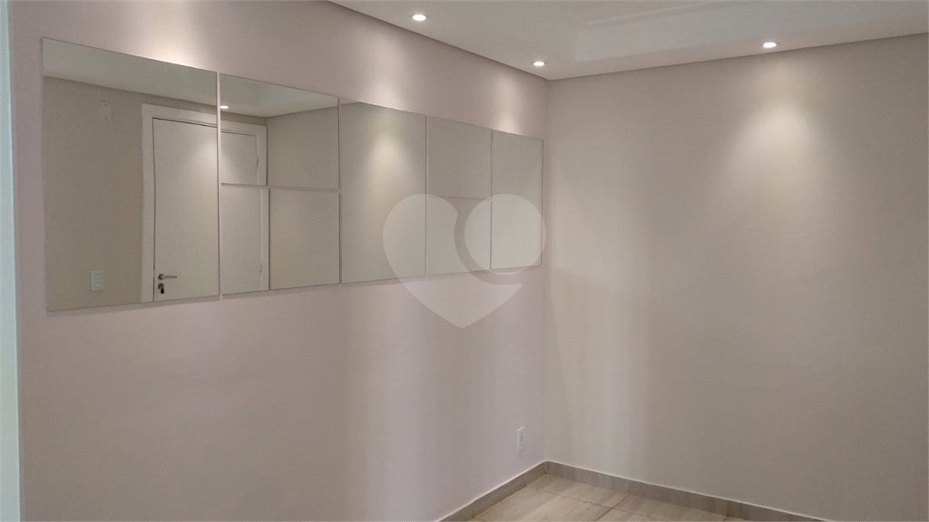 Apartamento no Condomínio Monte Azul.