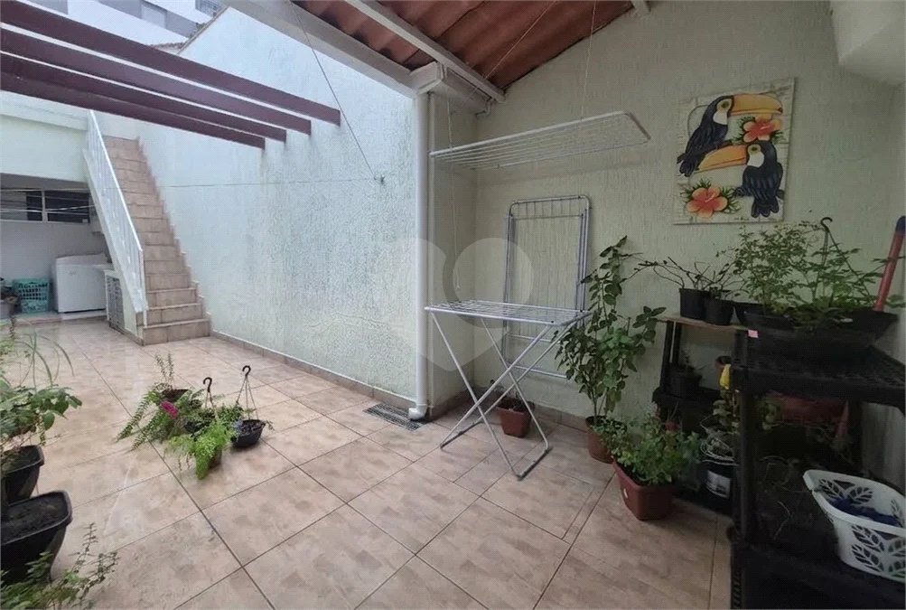 Casa de vila com 3 dormitórios sendo 2 suítes em Santana