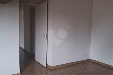 Apartamento à venda com 3 quartos, sendo 1 suíte,  em Cambuci, São Paulo, SP