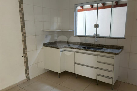 Casa em condomínio à venda com 3 quartos, sendo 1 suíte, em Jardim Estância Brasil, Atibaia, SP