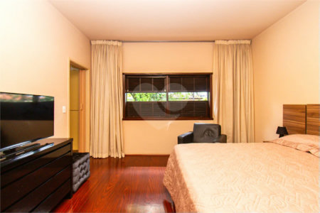Casa à venda com 3 quartos, sendo 1 suíte, em Brooklin, São Paulo, SP