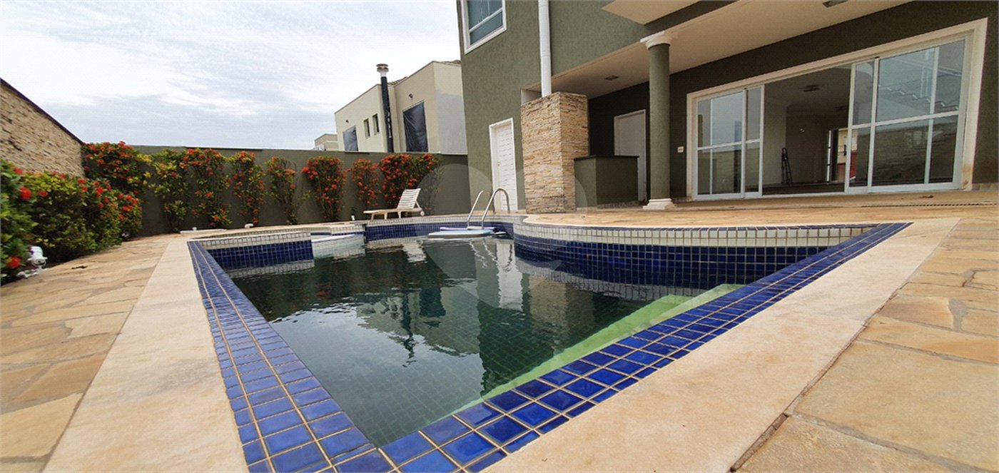 Casa à venda ou para alugar com 3 suítes no condomínio Jardim Vila Paradiso, Indaiatuba - SP