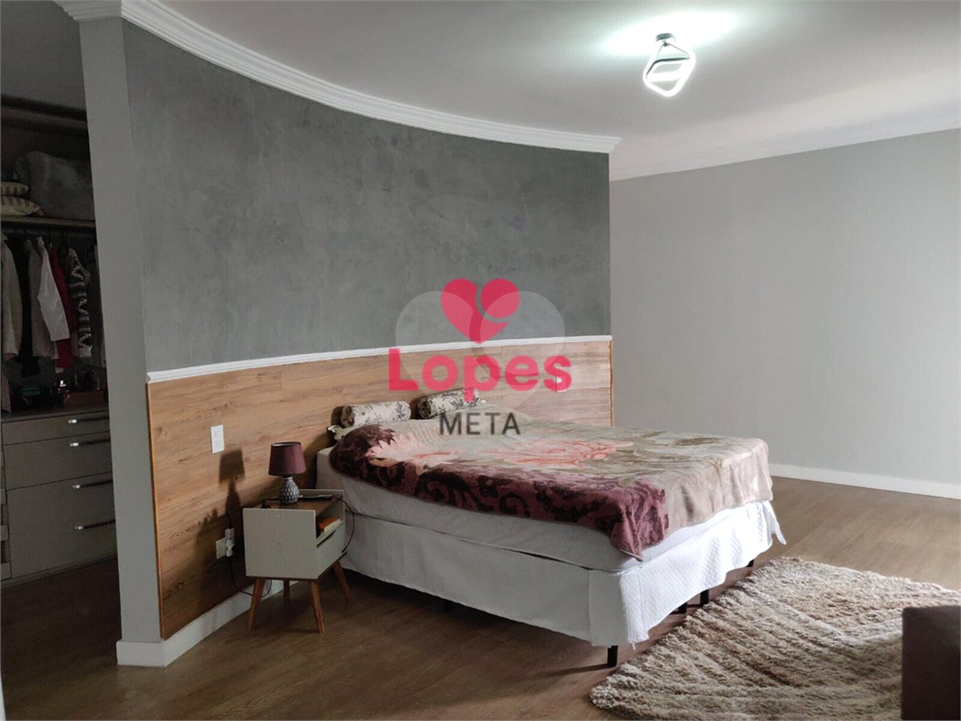 Casa à venda com 3 suítes no condomínio Jaridim Coleginho, Jacareí - SP
