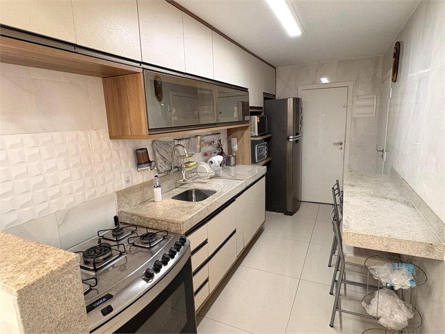 Apartamento à venda com 3 quartos, sendo 1 suíte,  em Lagoa, Rio de Janeiro, RJ