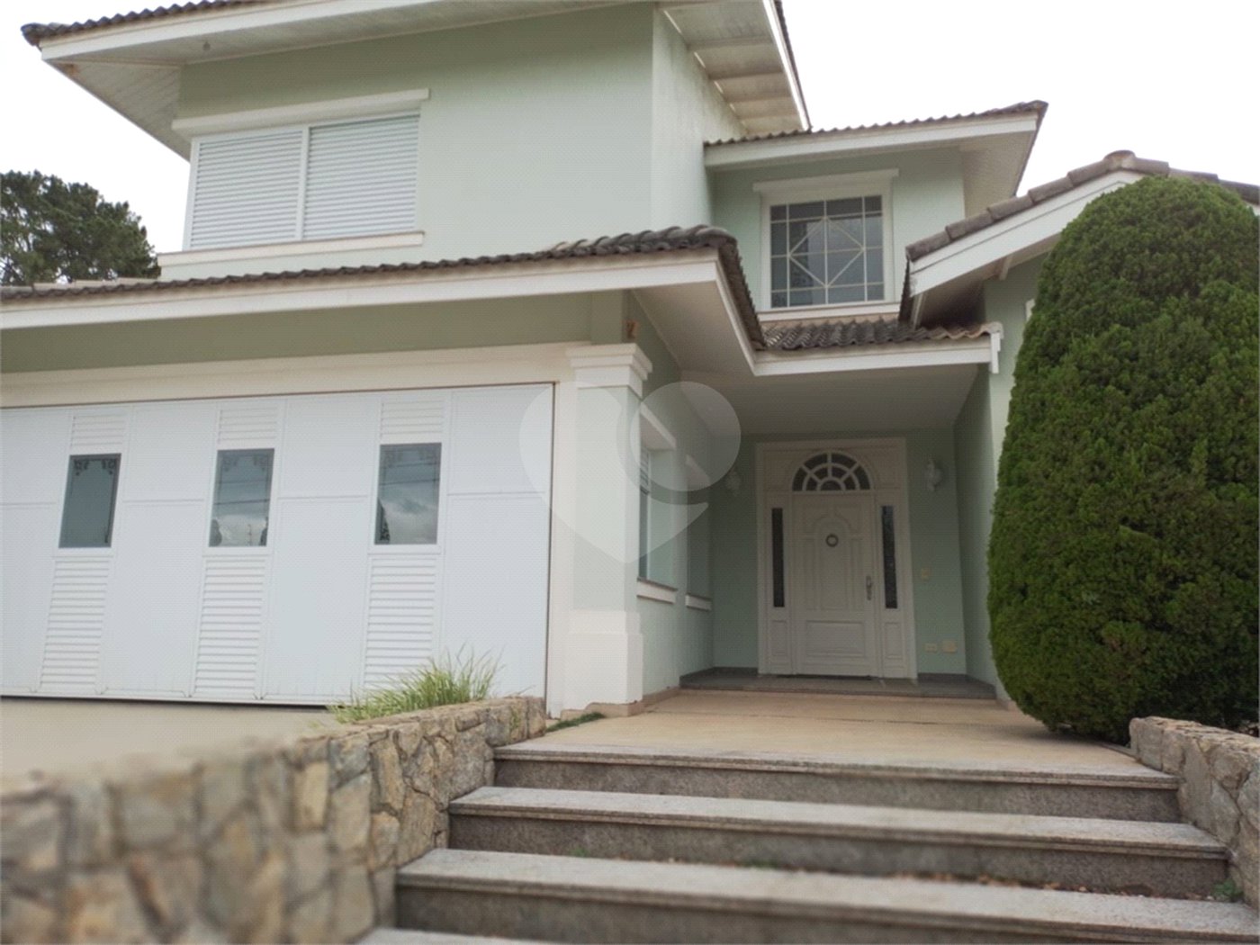 Casa à venda com 4 quartos, sendo 2 suítes,  em Vila Santista, Atibaia, SP