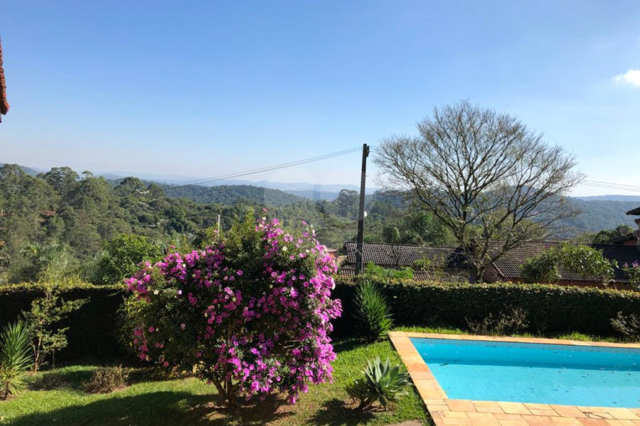 Casa Térrea à venda com 4 quartos, sendo 2 suítes, em Roseira, Mairiporã, SP