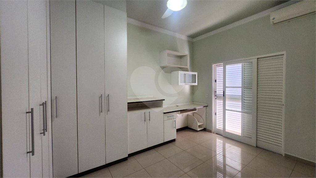Sobrado para alugar com 3 quartos, sendo 1 suíte, em Altos do Jaraguá, Araraquara, SP