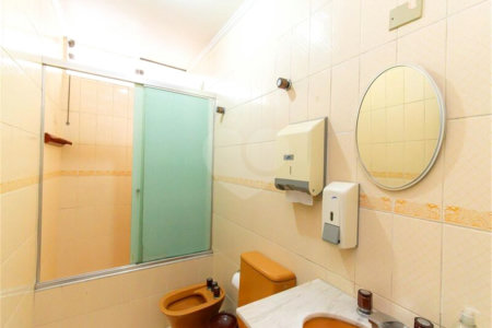 Casa à venda com 8 quartos, sendo 2 suítes, em Indianópolis, São Paulo, SP
