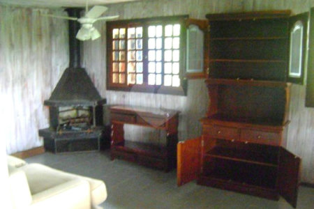 Casa à venda com 3 quartos, sendo 1 suíte, no condomínio Estância Marambaia, Vinhedo - SP