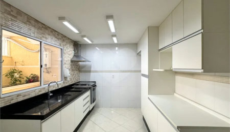 Casa à venda com 3 suítes em Água Fria, São Paulo, SP