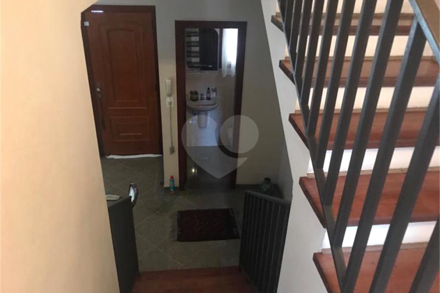 Casa à venda com 3 quartos, sendo 1 suíte, no condomínio Morada de Itapuã, São Paulo - SP