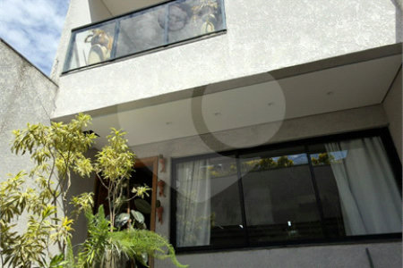 Sobrado à venda com 3 quartos, sendo 1 suíte, em Vila Paulicéia, São Paulo, SP