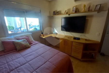 Apartamento à venda com 4 quartos, sendo 3 suítes,  em Santana, São Paulo, SP