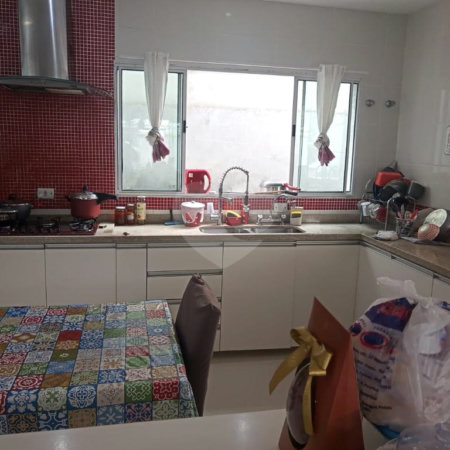 Casa à venda com 4 quartos, sendo 3 suítes, no condomínio Refúgio do Sauá I, Atibaia - SP