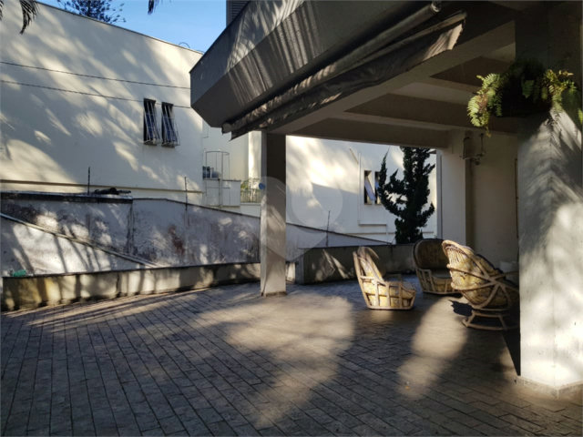 Sobrado à venda com 4 quartos, sendo 2 suítes,  em Jardim Marajoara, São Paulo, SP