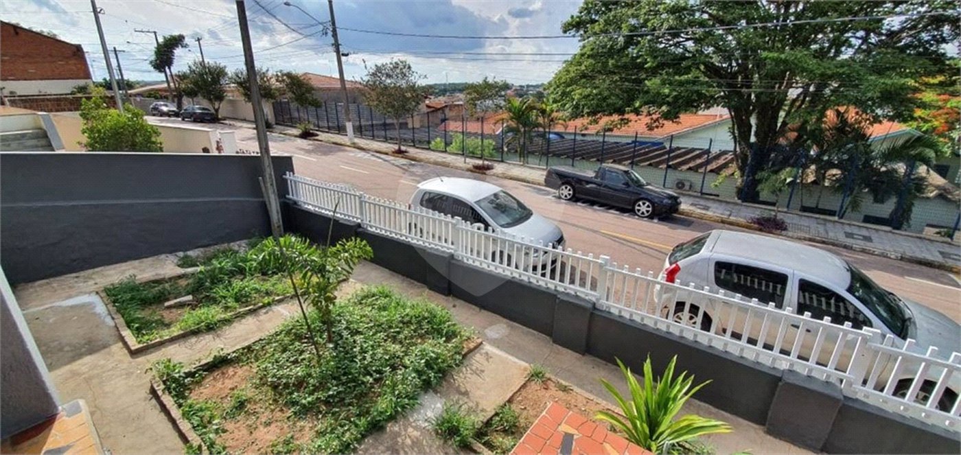 Casa à venda com 2 quartos no Centro, Vinhedo, SP