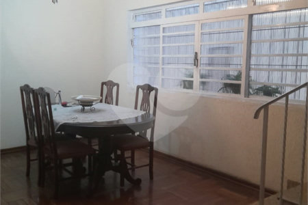 Sobrado à venda com 4 quartos, sendo 2 suítes, em Parque Jabaquara, São Paulo, SP