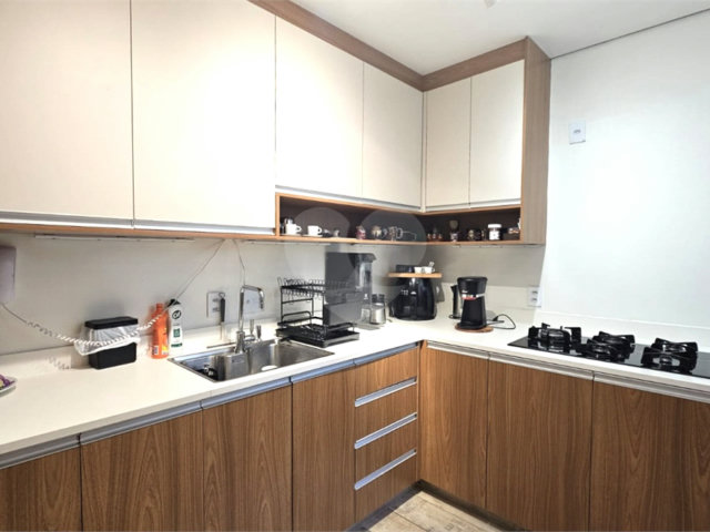 Casa à venda com 3 quartos, sendo 1 suíte,  no condomínio Flora Park, São Paulo - SP