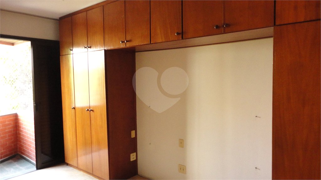 Apartamento à venda com 3 quartos, sendo 1 suíte, em Vila Andrade, São Paulo, SP