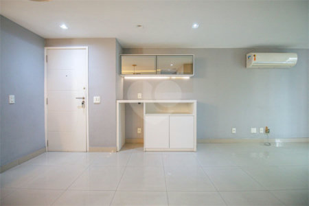Apartamento à venda com 3 quartos, sendo 1 suíte, em Tijuca, Rio de Janeiro, RJ