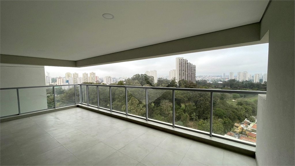 Apartamento à venda com 3 suítes em Vila Sofia, São Paulo, SP