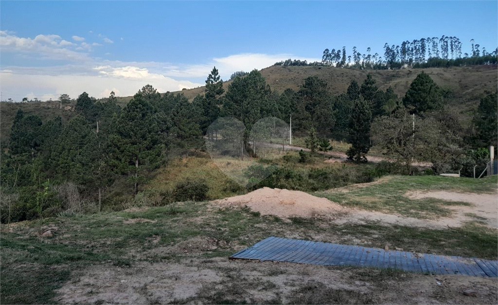 Chácara à venda com 4 suítes em Moreiras, Mairinque, SP