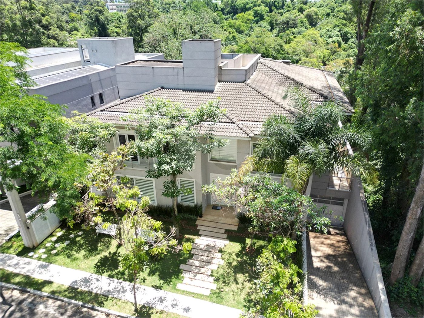 Casa à venda com 4 quartos, sendo 3 suítes, no condomínio Reserva Nova Cantareira, São Paulo - SP