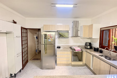 Sobrado à venda com 3 quartos, sendo 1 suíte, em Jardim São Guilherme, Sorocaba, SP