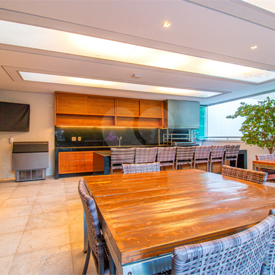Apartamento Campo Belo à Venda 274 m² 4 Suítes 4 Vagas com Clima de Casa e Vista Verde