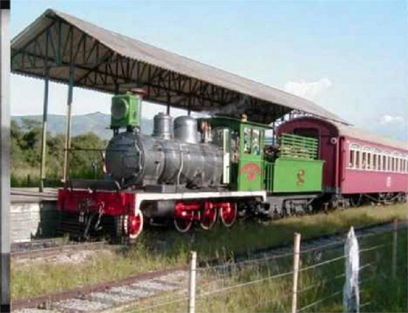 Casa à venda com 3 suítes no condomínio Atibaia Park I, Atibaia - SP