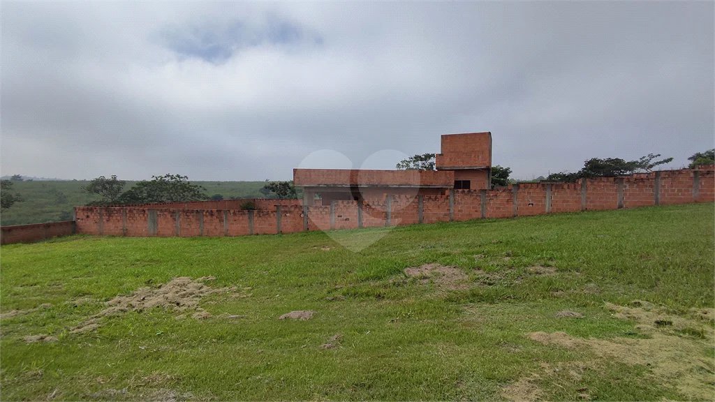 Terreno de 1000 metros quadrados, no Recanto das Águas de São Pedro...