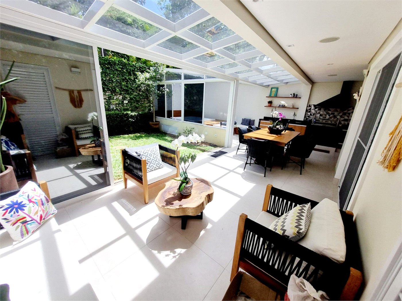 Casa à venda com 3 suítes no condomínio Villa Splendore, São Paulo - SP