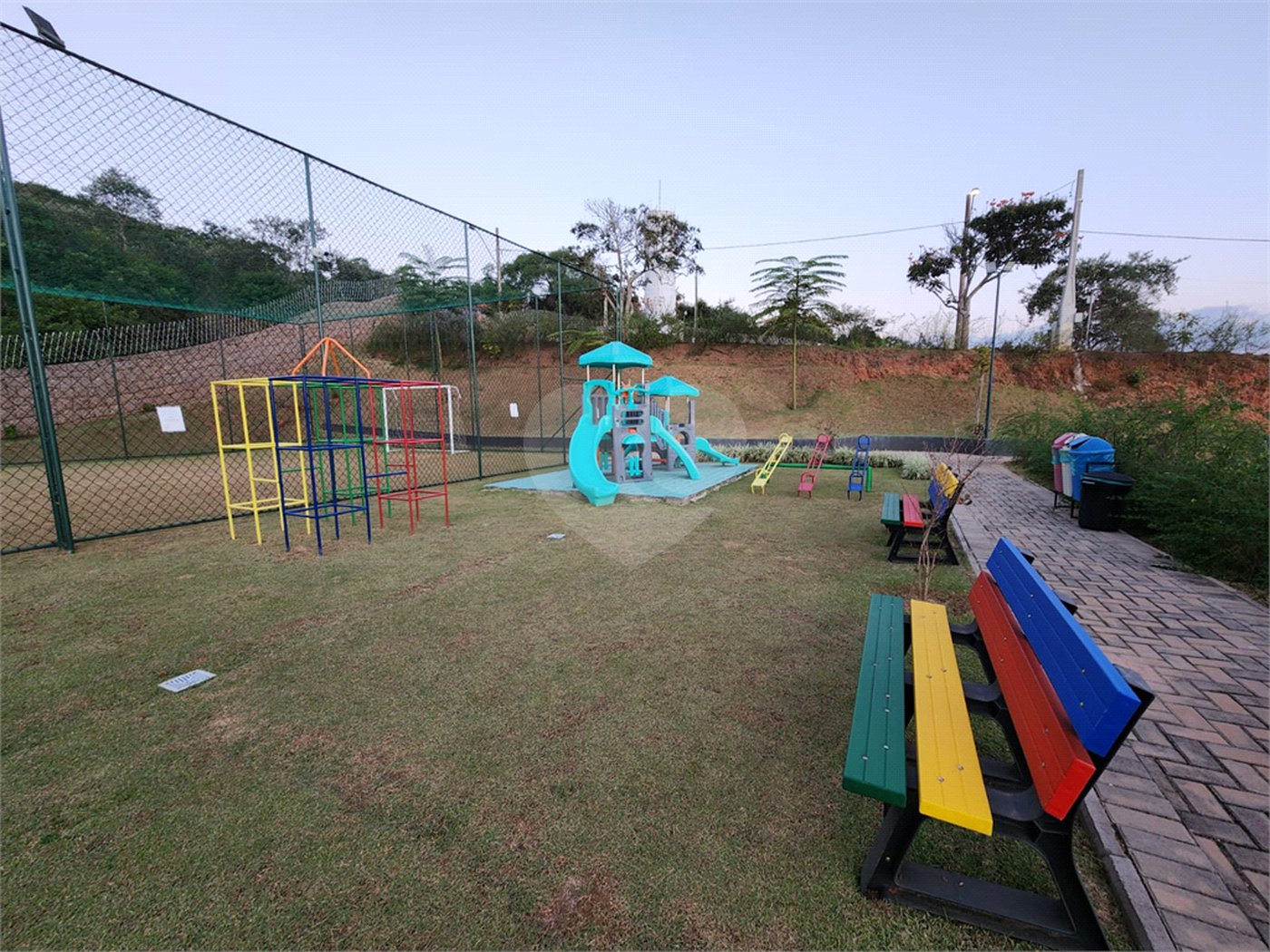 Terreno à venda no condomínio Residencial Jardim Primavera, Louveira - SP
