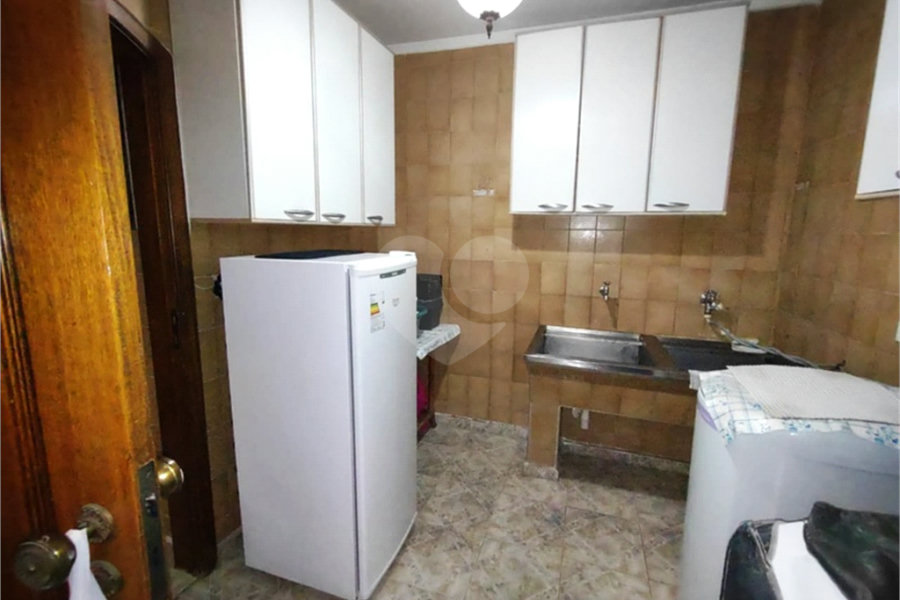 Casa à venda com 3 quartos, sendo 1 suíte, no condomínio Vila Paiva, São Paulo - SP