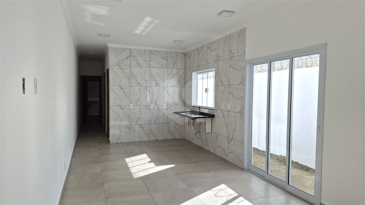 Casa à venda com 1 quarto, sendo 2 suítes, em Vila Nastri, Itapetininga, SP