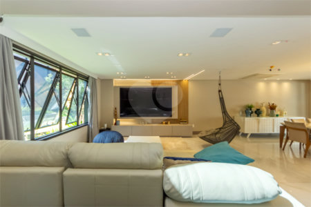 Casa à venda com 3 suítes no condomínio Reserva 8, São Paulo - SP