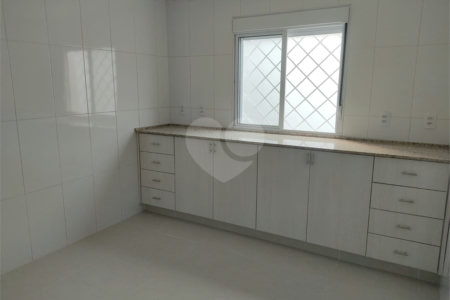 Sobrado à venda com 3 quartos em Santo Amaro, São Paulo, SP