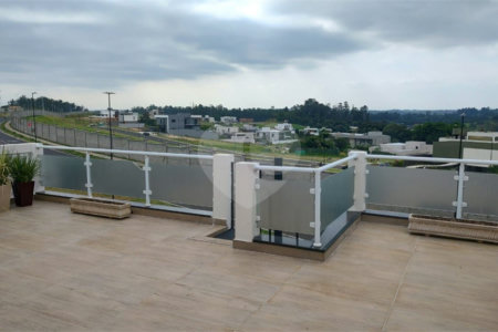 Casa à venda com 4 quartos, sendo 1 suíte, no condomínio Green View Residdence, Indaiatuba - SP