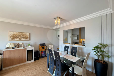 Apartamento à venda com 3 quartos, sendo 1 suíte, em Jardim Marajoara, São Paulo, SP