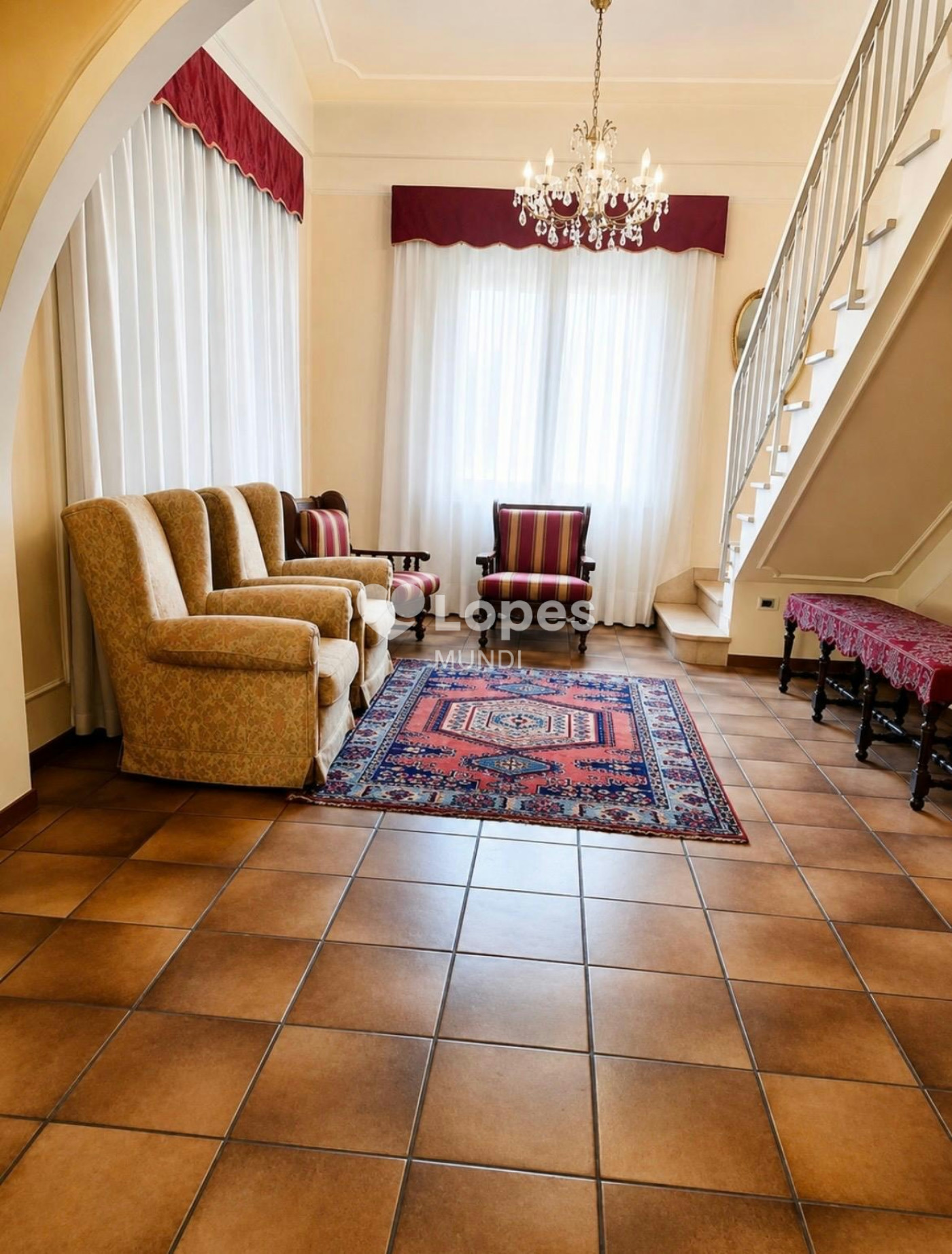 Casa à venda em Montecatini Terme, Toscana, Itália – 480 m² e terreno de 10.000 m²