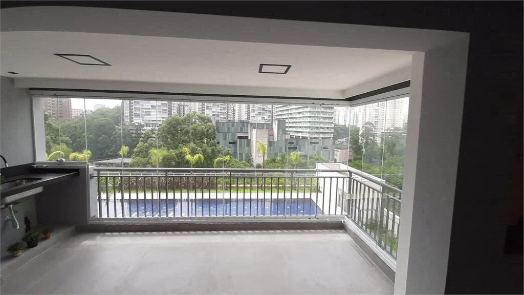 Apartamento à venda com 2 suítes em Jardim Caboré, São Paulo, SP
