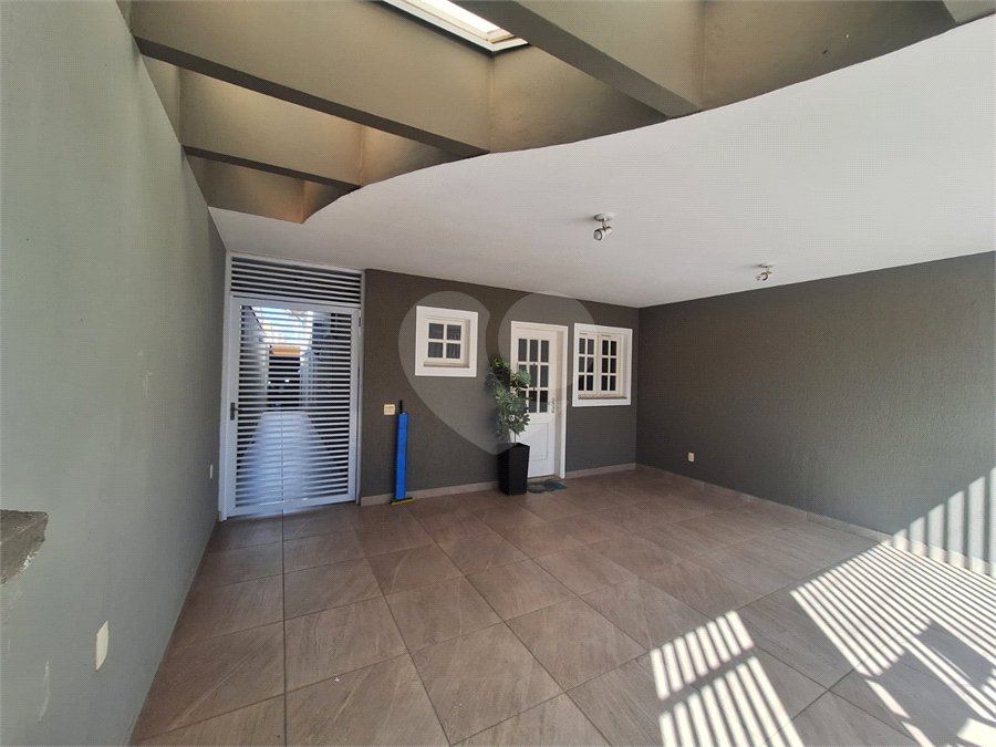 Casa à venda com 3 quartos, sendo 1 suíte, em Vila de Vecchi, Jundiaí, SP