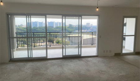Apartamento à venda com 2 suítes em Santo Amaro, São Paulo, SP