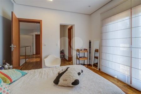 Casa de Vila à venda com 4 suítes em Jardim Hípico, São Paulo, SP